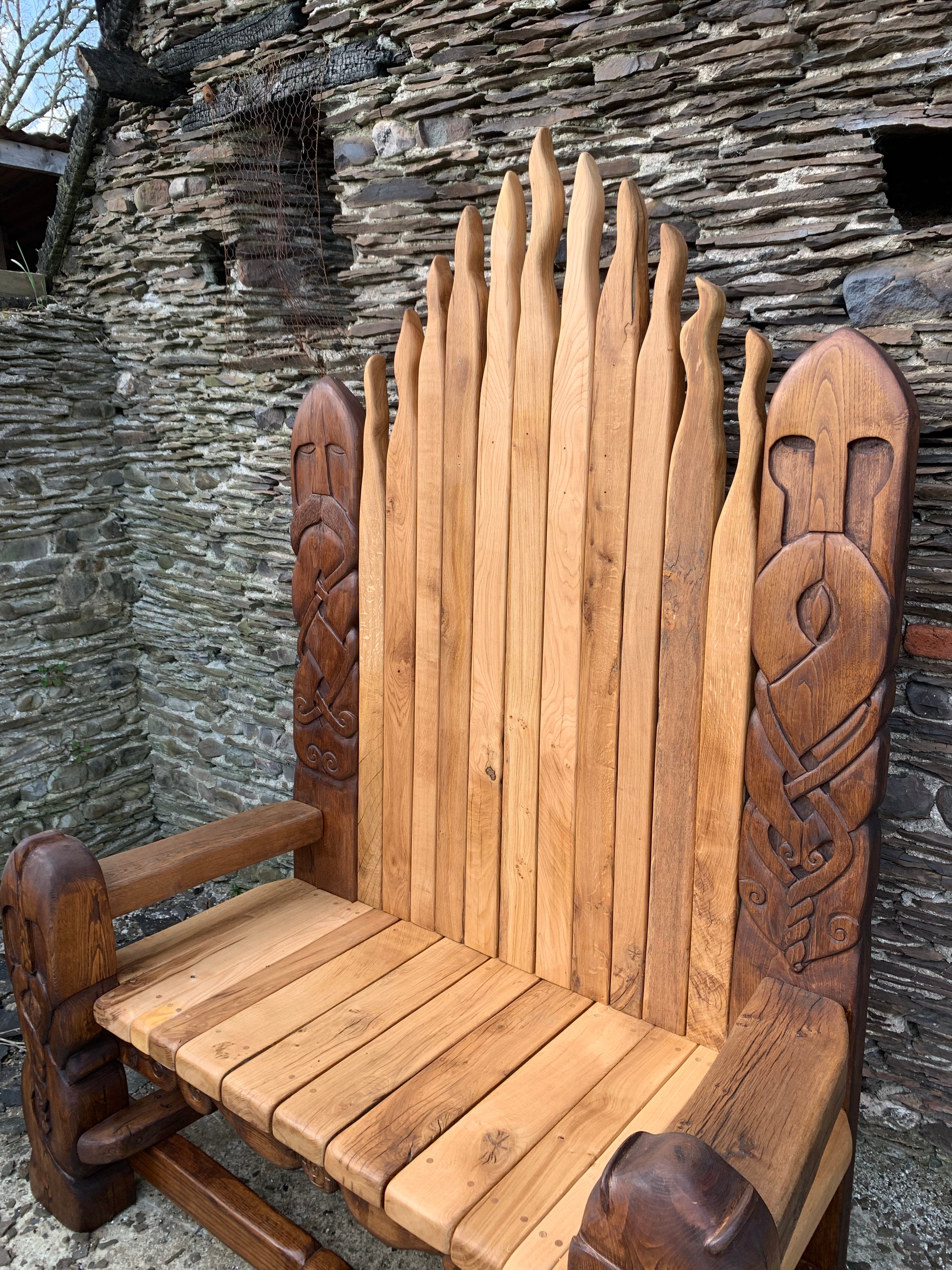 Side view of Viking Legend Bench Throne