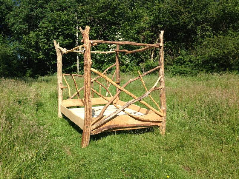 four poster tree bed