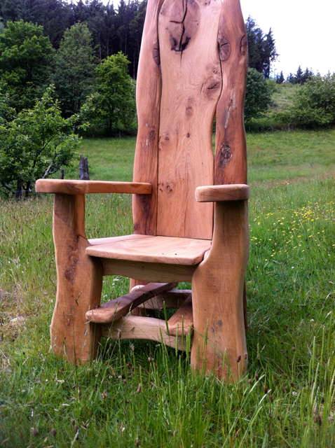  Traditional story chair 02